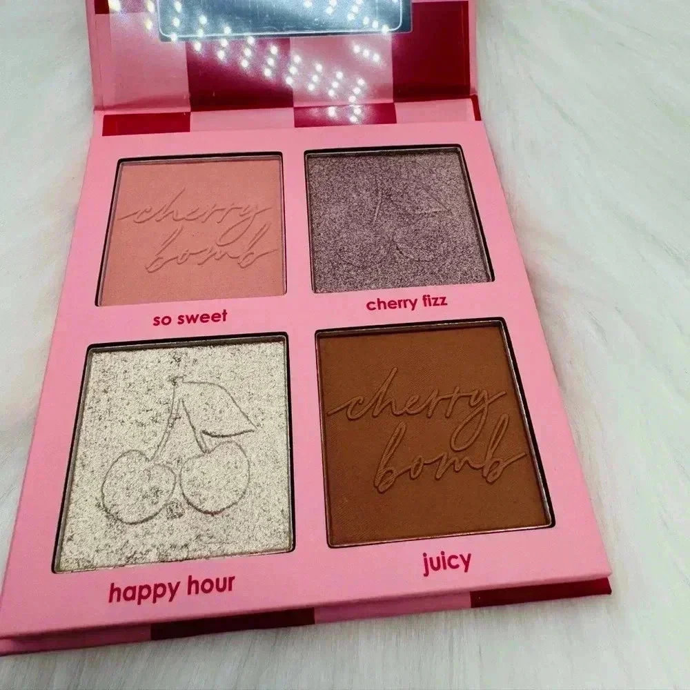 CIATÉ LONDON Cherry Bomb Blush and Highlighter Palette in Light Medium